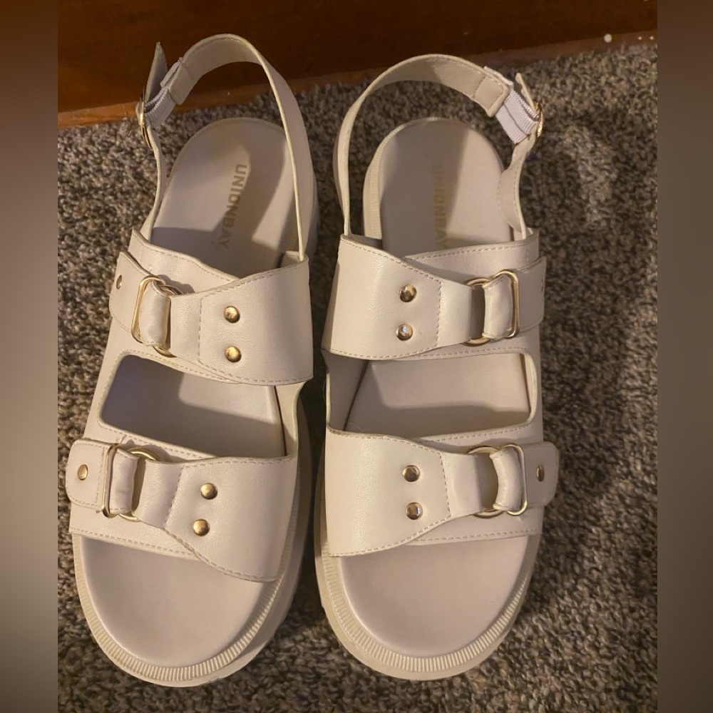 Union bay chunky Sandals  size 9